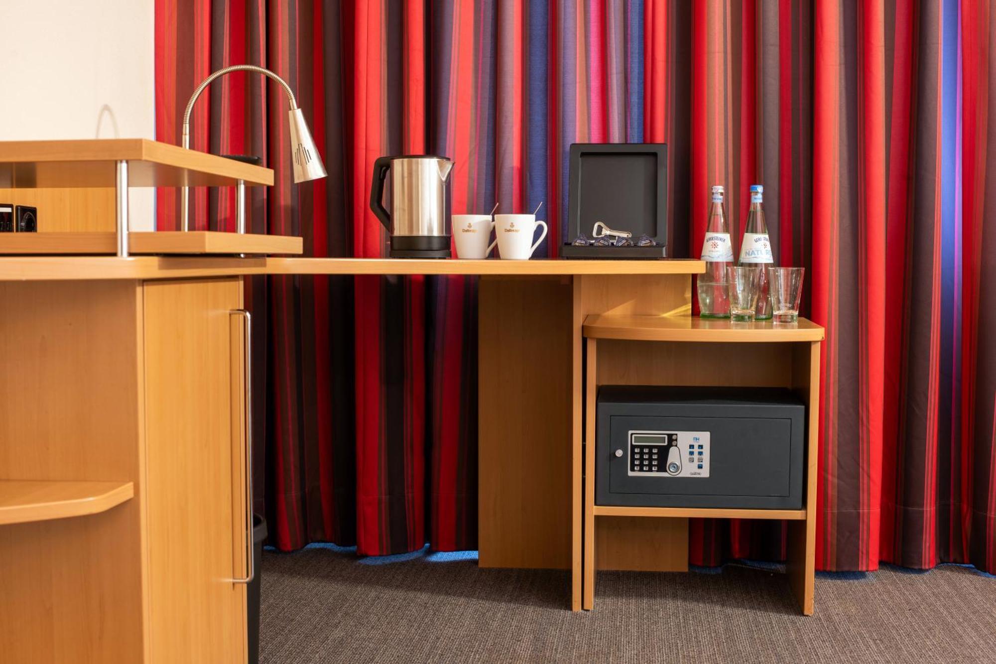 Best Western Conference Airporthotel Frankfurt Moerfelden エクステリア 写真